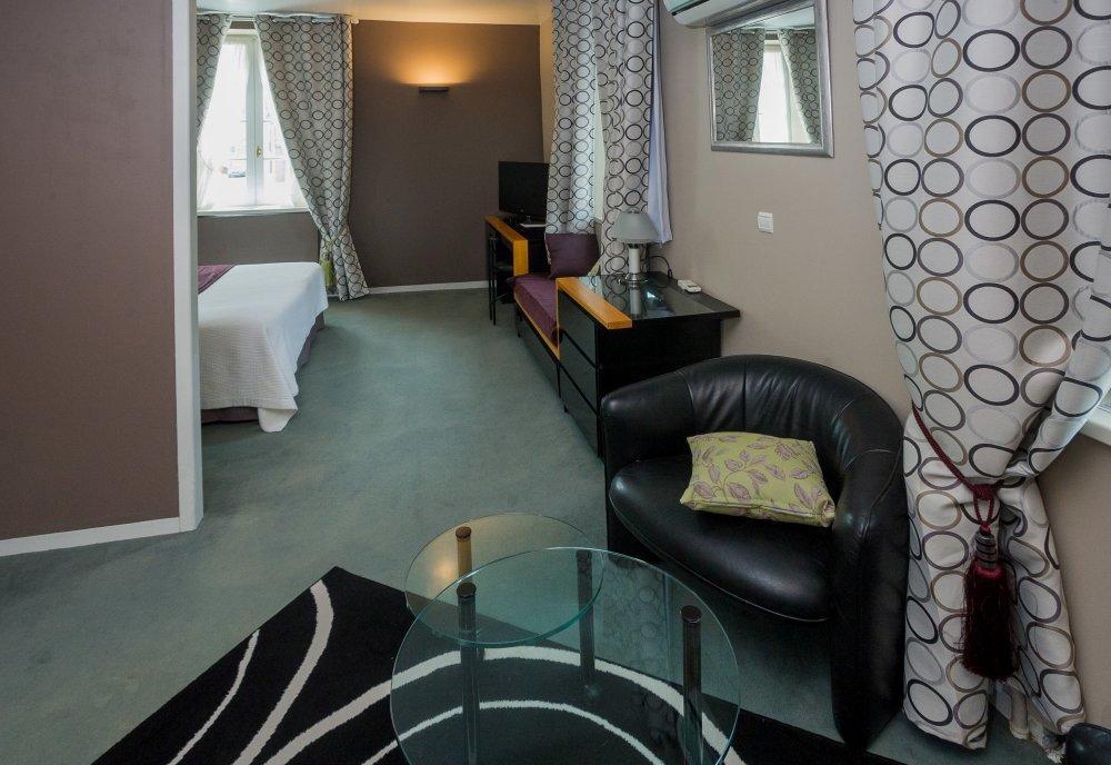 Hotel Absolue Renaissance Magny-Cours Habitación foto